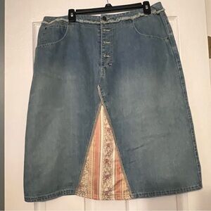 Vintage Gloria Vanderbilt Blue Denim Skirt with Floral Insert, size 14